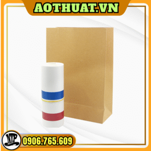 Ảo thuật túi biến ra ống hút khổng lồ